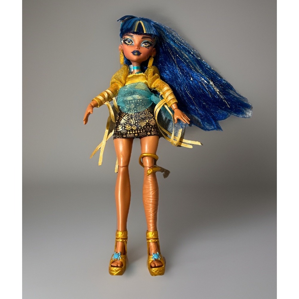 Monster High Cleo de Nile Fashion Doll V7991 Fully Articulated Blue‎ Hair Used